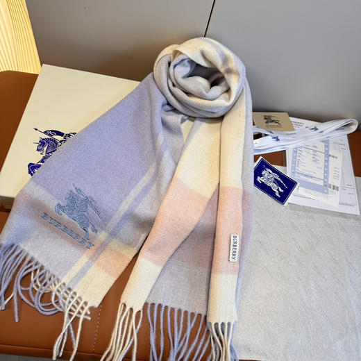 秋冬特惠💰280 巴宝莉围巾 超高级的颜色设计，【大格战马】 商品图5