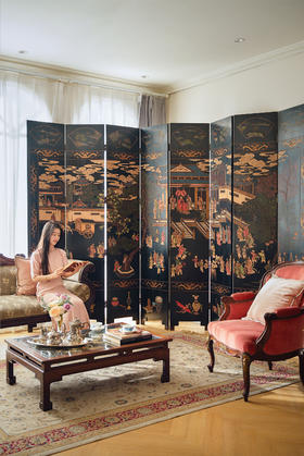 【已售】独角鹿西洋古董20世纪中国出品官邸人物与奇石花鸟主题黑漆地款彩双面八曲屏风