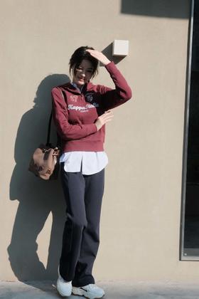 🍷酒红卫衣叠穿｜秋日慵懒感被我拿捏了！