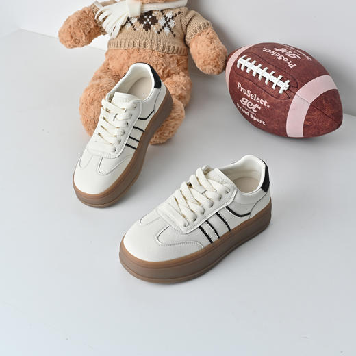 经典鲨2026年春季专柜新品牛皮革潮流系带平底休闲德训鞋女KW313-617011 商品图3