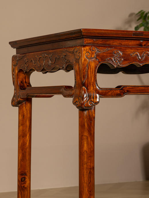 清	黄花梨束腰展腿卷草纹半桌 商品图2