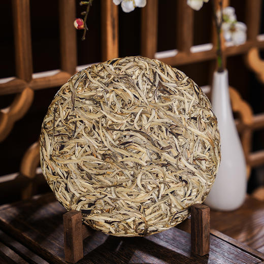 3年陈白毫银针，2022年云南冰岛头春单芽制作，357g/饼，数量有限；先抢先得！ 商品图1