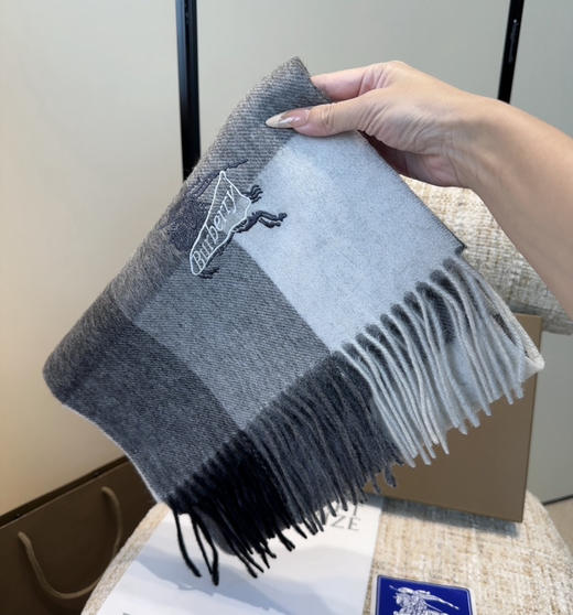 秋冬特惠💰240 巴宝莉高端重磅男士围巾 商品图3
