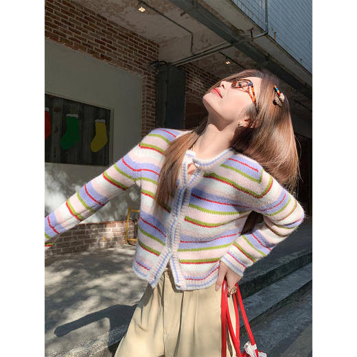 <曾小咸推荐>2.6现货秒杀 ！微信超特价！韩系彩色条纹毛织开衫 日常229.99 立减140 秒杀89.99！！ 商品图2