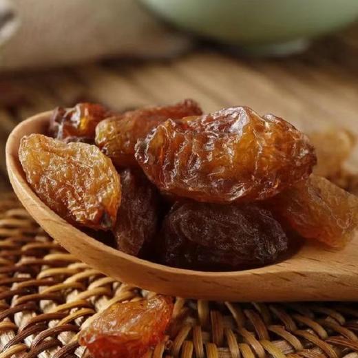 【蜜饯精选】新疆红香妃葡萄干 新疆吐鲁番当季优质红香妃葡萄 人工筛选自然晾晒而成  粒大无核 果肉厚实 肉软清甜 有近似玫瑰花的香味 商品图0