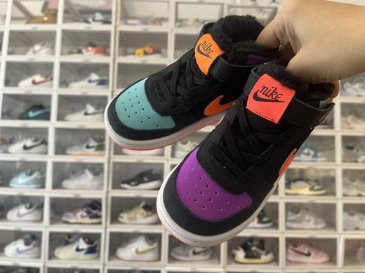 点此购买 耐克加绒SB中帮魔术贴儿童板鞋 xcl 339553 商品图13