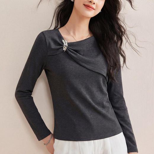 「自」全新升级【铂金会员119/天猫159/差价40】(01626)洛诗琳设计感不对称扭结T恤2026春季新困百搭修身显瘦上衣 商品图2