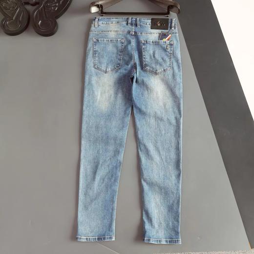 F010912新款男士个性潮派小标刺绣水洗休闲牛仔裤 商品图1