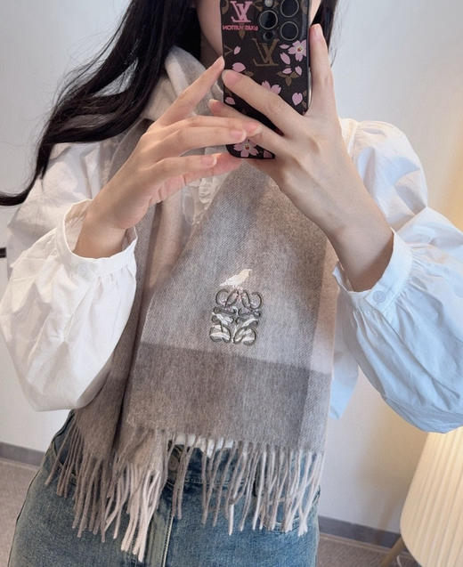 秋冬特惠💰260 罗意威️围巾 难得一见的温柔配色 商品图0