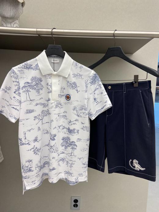 新款男士印花短袖上衣来啦！很简单清纯的一款上衣，简单舒适，又不落于俗套，给人清爽、舒服的感觉，尽享自由舒适，这一切，都是由清雅自然的印花带来的，仿佛置身于夏日的田园，感受到微风拂面的清凉和舒适！ 商品图2