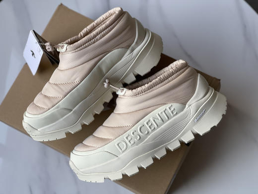 点此购买 迪桑特女士复古轻质耐磨低帮生活休闲鞋 98 339524 商品图2