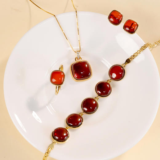 汀青·赤金凝脂缅甸老矿血珀专场 | 新年贵气首饰，色泽浓郁如血，光芒璀璨夺目 商品图10