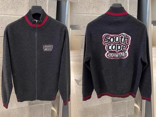 春新款男士羊毛🦙针织外套来啦！渠道高品质❗️真的最洋气的针织外套了！这种简约大气的设计，这种氛围感，很多小众牌子都是模仿这件衍生出来的！配色时髦又百搭，没有穿搭难度，配你任何polo衫！ 商品图3