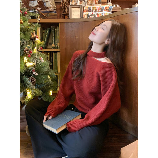 <曾小咸推荐>现货秒杀 ！微信超特价！韩系镂空挂脖针织衫 日常169.99 立减90 秒杀79.99！！抽绳微喇加绒休闲裤 秒杀69.99！！ 商品图1