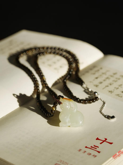 和田玉瑞兽吊坠 商品图0