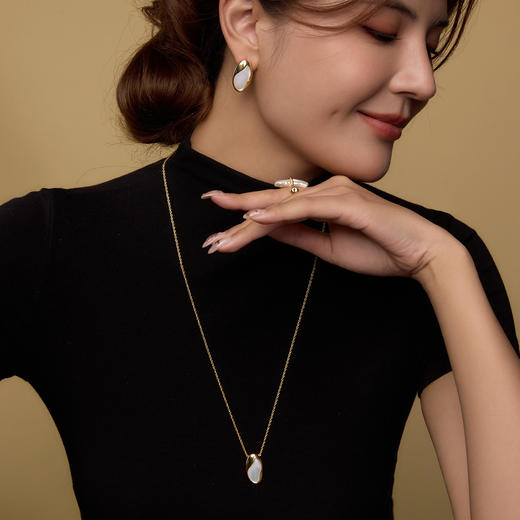 Manreya玛芮雅月隐灵石贝母项链女锁骨链百搭高级感气质精致颈饰|贝母，铜镀金 商品图11