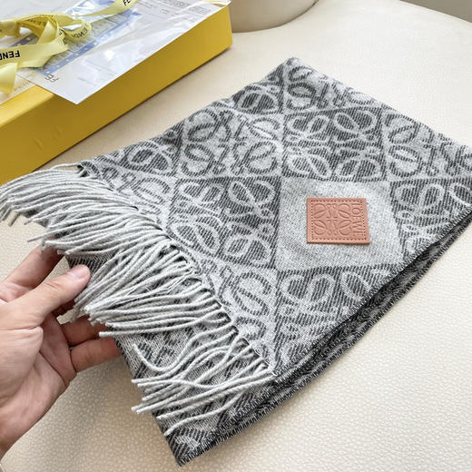 秋冬特惠💰300 罗意威围巾 新款男女中性款【LW条纹长巾】 商品图3