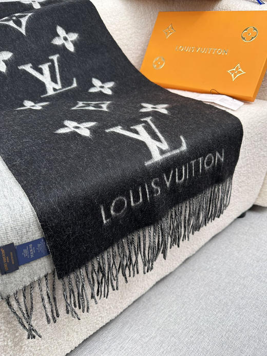 秋冬特惠💰240 LV围巾 霍思燕同款披肩围巾两用！ 商品图5