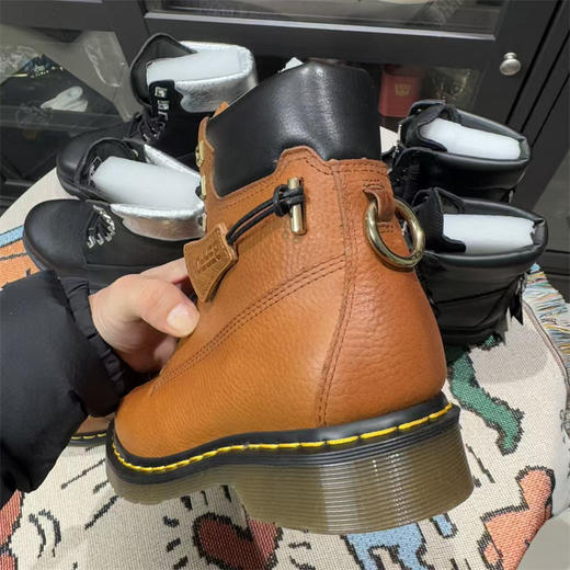 兄弟们，今天把专柜四位数的狠货给你们薅来了 ——叫北风品牌马丁靴，这是专柜线下款，线上基本找不到！就几双 随时下架！ 商品图7