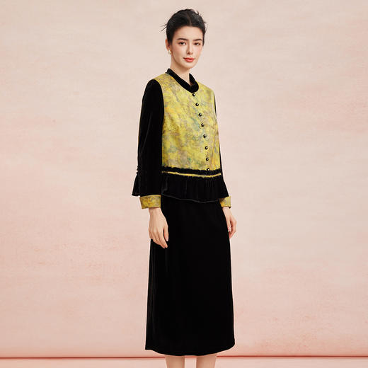 RE803斯尔丽26新款国风金丝绒弹力改良旗袍式连衣裙搭配印花马甲套装 商品图2