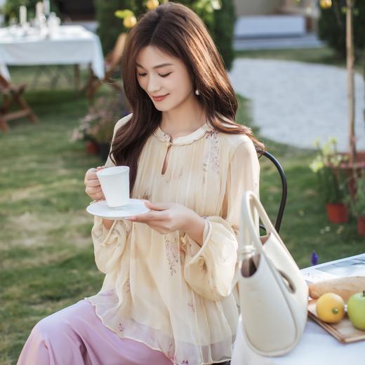 【林栖设计小店】卷草入画|桑蚕丝手工盘扣褶皱印花仙气2026春新款真丝衫1961086 商品图3