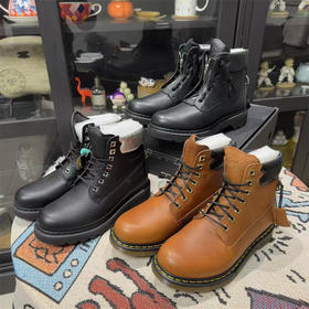 兄弟们，今天把专柜四位数的狠货给你们薅来了 ——叫北风品牌马丁靴，这是专柜线下款，线上基本找不到！就几双 随时下架！