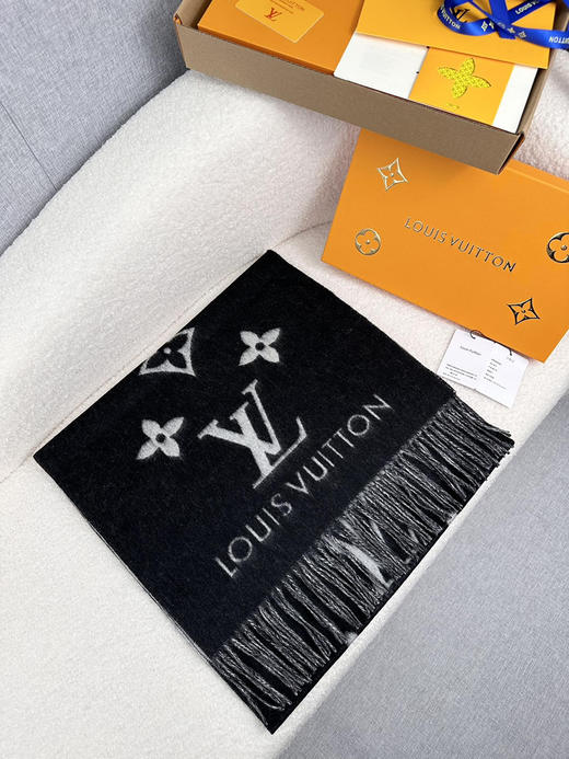 秋冬特惠💰240 LV围巾 霍思燕同款披肩围巾两用！ 商品图3