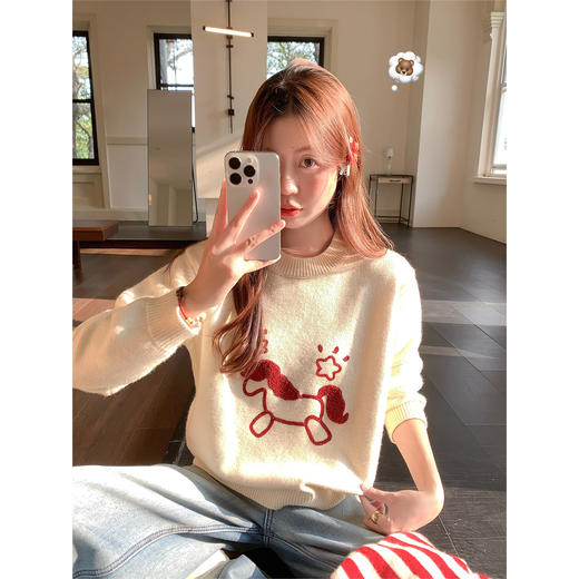 <曾小咸推荐>小马绣花圆领软糯针织衫 商品图4