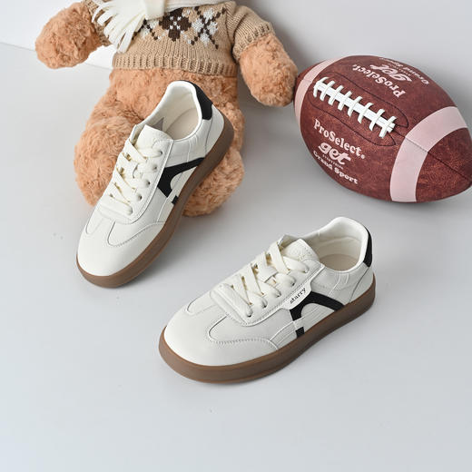 经典鲨2026年春专柜新品牛皮革潮流舒适拼色休闲鞋德训鞋女KW313-617021 商品图3