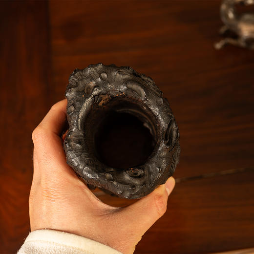 清	紫檀木雕松鹤延年随形笔筒（黄花梨底） 商品图3