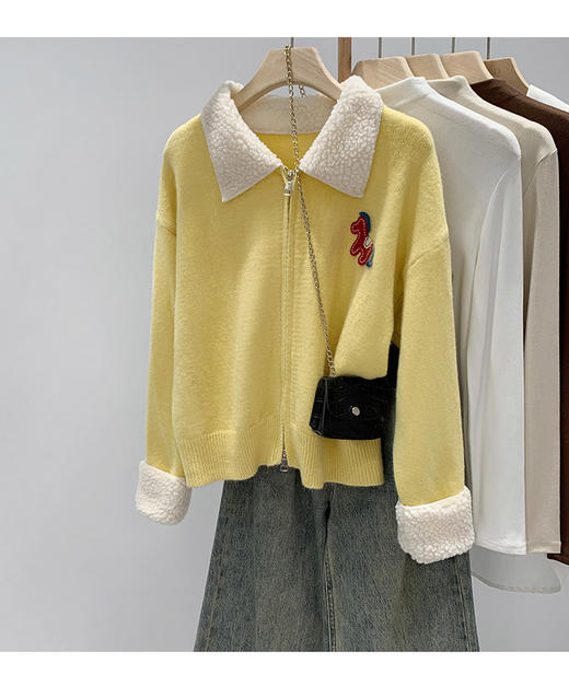 【YW】年后发无忧购新年发财小马刺绣拼羊羔领开衫长袖针织衫8311（2.26开始发货） 商品图2