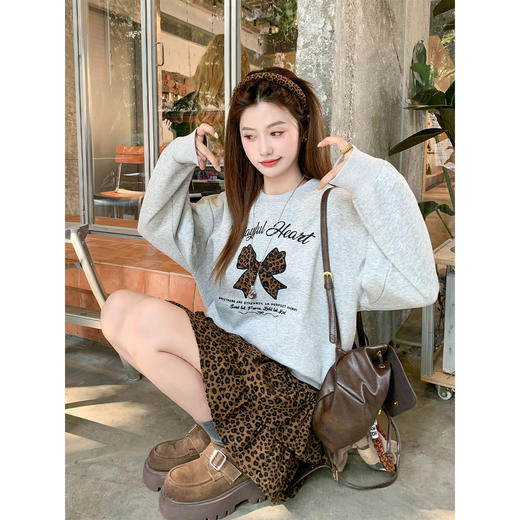 <曾小咸推荐>4.3现货秒杀 ！微信超特价！韩系豹纹蝴蝶结卫衣 日常179.99 立减90 秒杀69.99！！豹纹百褶半身裙 日常159.99 立减100 秒杀59.99！！ 商品图1