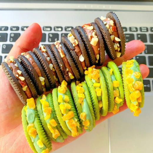 【甜原柿吉沙不列夹心饼干】一口拉丝🍪酥松香脆 果香+牛轧奶香+酥香饼干😋三角形稳定的丰富口感 加热后像云端处的美味🥰  商品图2