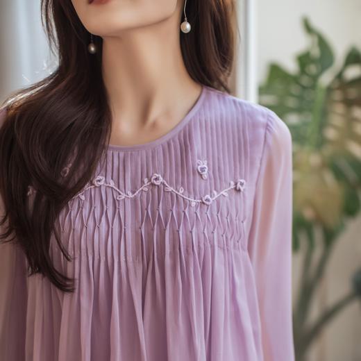 【林栖设计小店】手工绣花|桑蚕丝捏褶钉珠宽松淡紫仙气2026春新款真丝衫1961198 商品图3