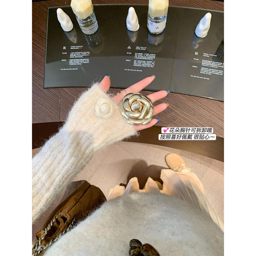 <曾小咸推荐>现货秒杀 ！微信超特价！韩系不规则蝙蝠袖高领毛衣 日常189.99 立减110 秒杀79.99！！ 商品图2