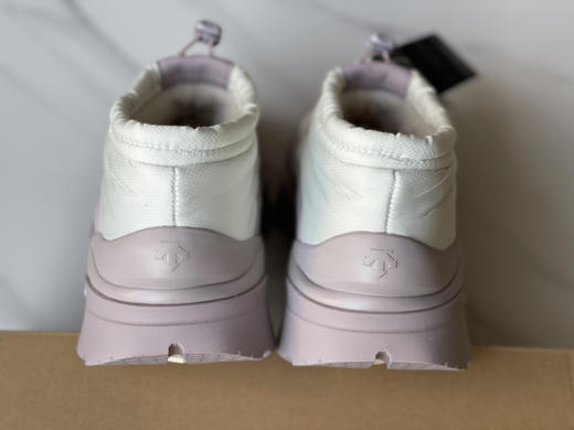 点此购买 迪桑特女士复古轻质耐磨低帮生活休闲鞋 98 339524 商品图9