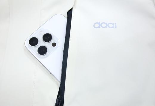 大爱感恩科技米白色三合一冲锋衣每件耗用25个塑料瓶再生而成新年焕新衣环保迎春礼赠佳选 商品图3