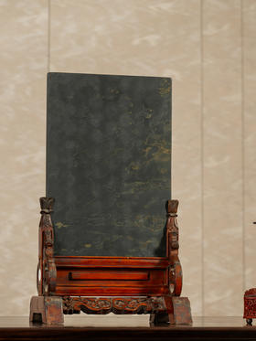 清	木雕朱漆卷草纹边座嵌金星金晕歙砚板插屏