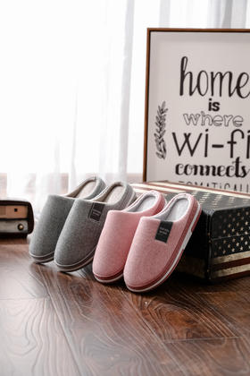 【软底格子家居半托毛鞋181】✅  耐磨防滑老北京棉鞋、毛毛很软很舒服✅  一脚蹬穿脱比较方便，适合中老年人  鞋面不臃肿、底很厚实防滑✅  36-45码 可选 ！  男女款!