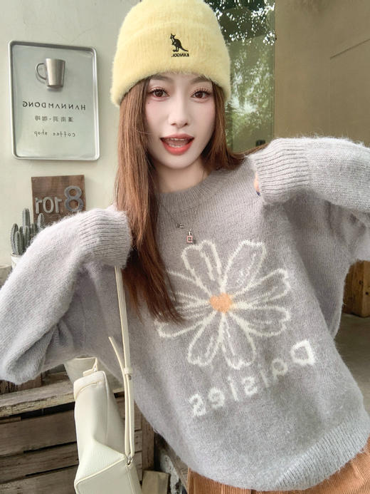 <曾小咸推荐>现货秒杀 ！微信超特价！小雏菊印花毛衣 日常209.99 立减120 秒杀89.99！！ 灯芯绒直筒休闲裤  秒杀99.99！！ 商品图12