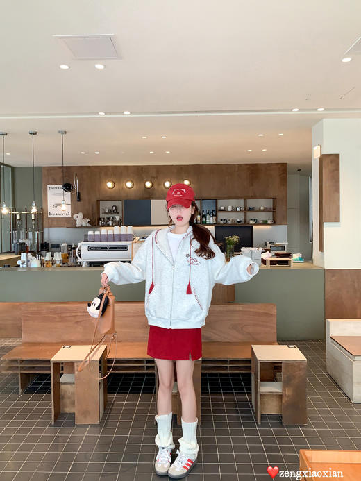 <曾小咸推荐>现货秒杀 ！微信超特价！撞色边连帽加绒卫衣 日常259.99 立减130 秒杀129.99！！ 商品图5