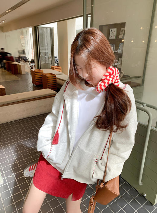 <曾小咸推荐>现货秒杀 ！微信超特价！撞色边连帽加绒卫衣 日常259.99 立减130 秒杀129.99！！ 商品图11