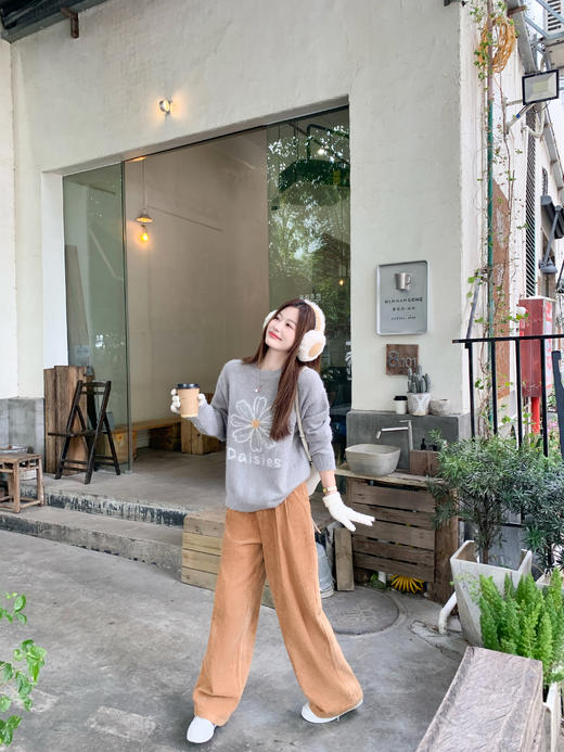 <曾小咸推荐>现货秒杀 ！微信超特价！小雏菊印花毛衣 日常209.99 立减120 秒杀89.99！！ 灯芯绒直筒休闲裤  秒杀99.99！！ 商品图13