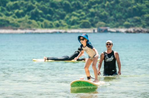 【寒假亲子】顶奢万宁,冲浪,赶海,椰子树跳水,咖啡手工,住亚特兰蒂斯+艾美+丽思,父母度假,省心遛娃两不误|6~14岁亲子 商品图0