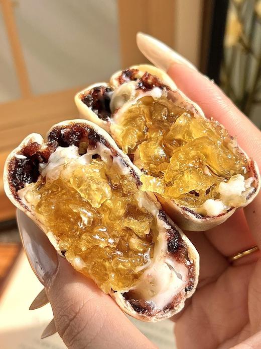 糯叽叽届的新秀🥰「甜原柿吉 银耳八珍饼」 软糯糯会拉丝👏🏻 一次炫五个！🌾选用墨江紫米 手工慢熬 入口香甜 糯而不腻🍀 商品图0