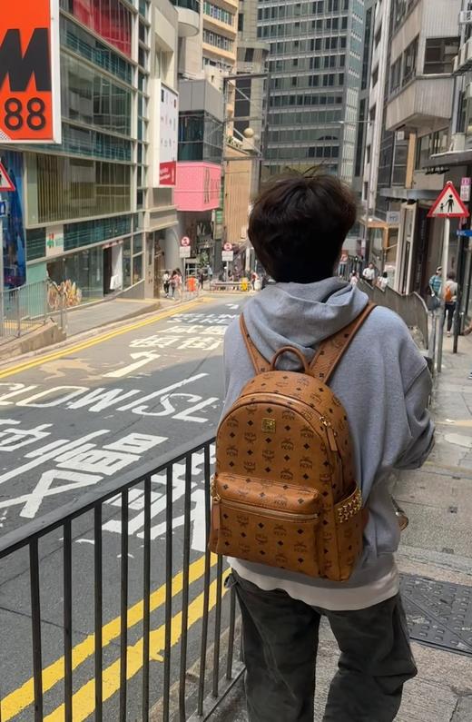 代工厂特价MCM双肩包 商品图5