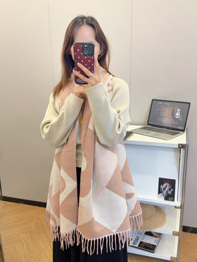 秋冬特惠💰150 LV围巾 上新！秋冬男女同款，高端羊绒针织围巾