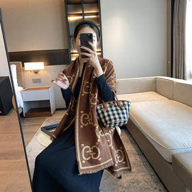 秋冬特惠💰150 古驰围巾【双G提花双面披肩】款式经典，大方时髦，不过时，随便什么时候拿出来戴都好看