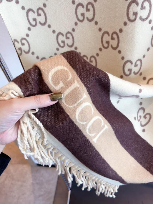秋冬特惠💰150 古驰围巾 GG提花logo的设计使这款围巾呈现出了非凡的气质 商品图5