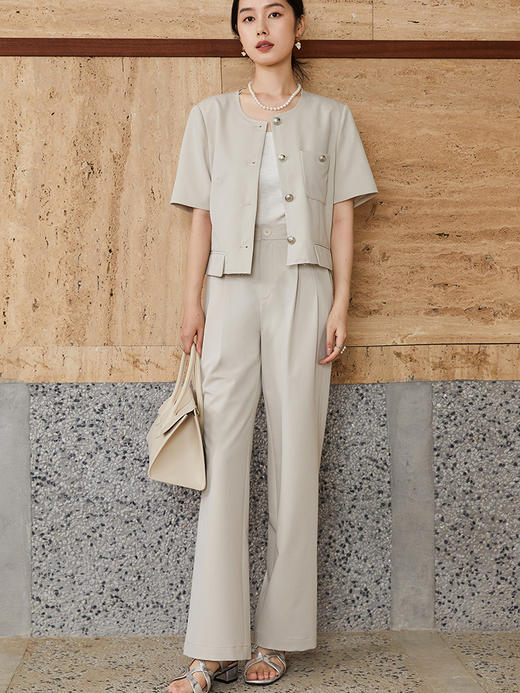 法式温柔风米白色小香风短袖外套女 圆领单排扣短款小西装 小个子通勤百搭开衫 商品图1